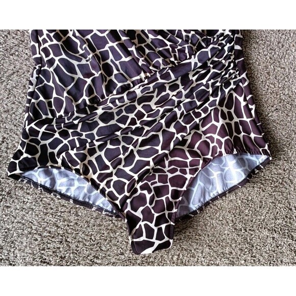 Miraclesuit Swimsuit Estilo Plus Sz 24 One-Piece Animal Giraffe Print  Slimming - Picture 7 of 10